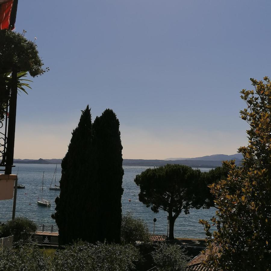 New Marina Apartments Torri Del Benaco Luaran gambar