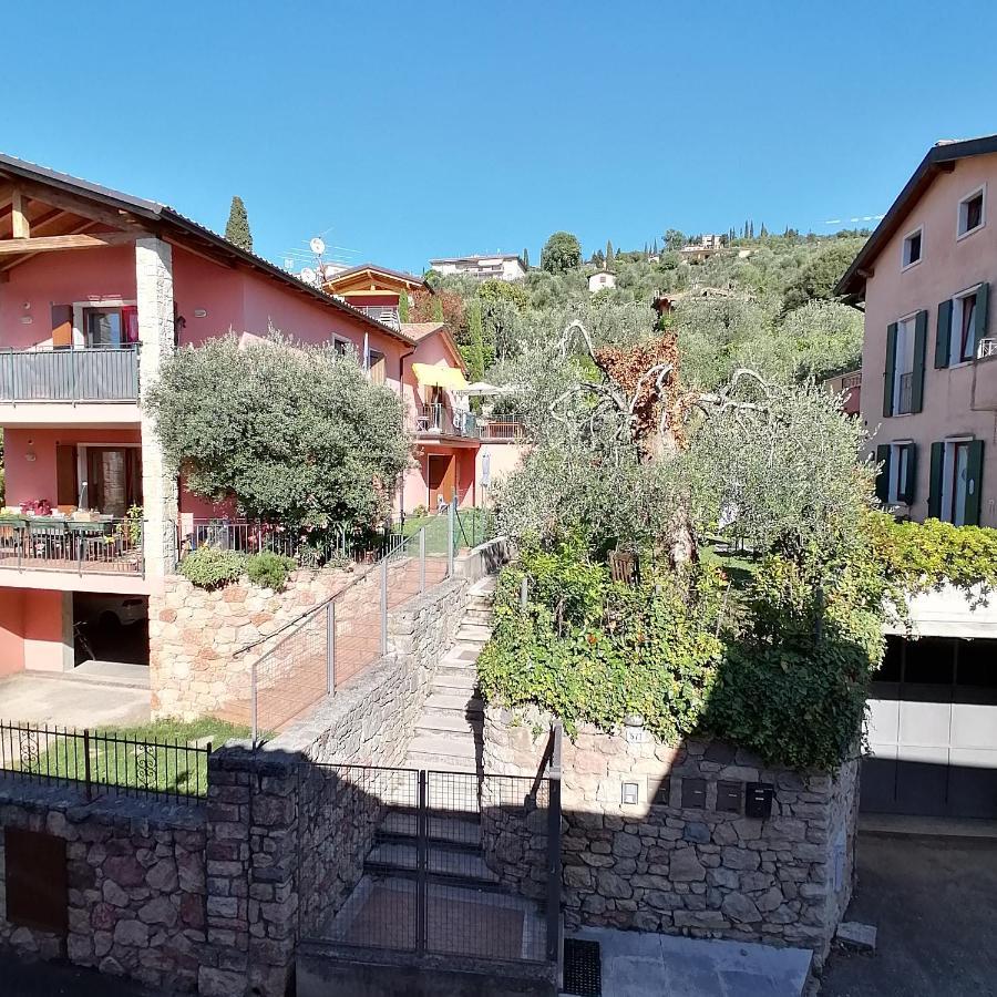 New Marina Apartments Torri Del Benaco Luaran gambar
