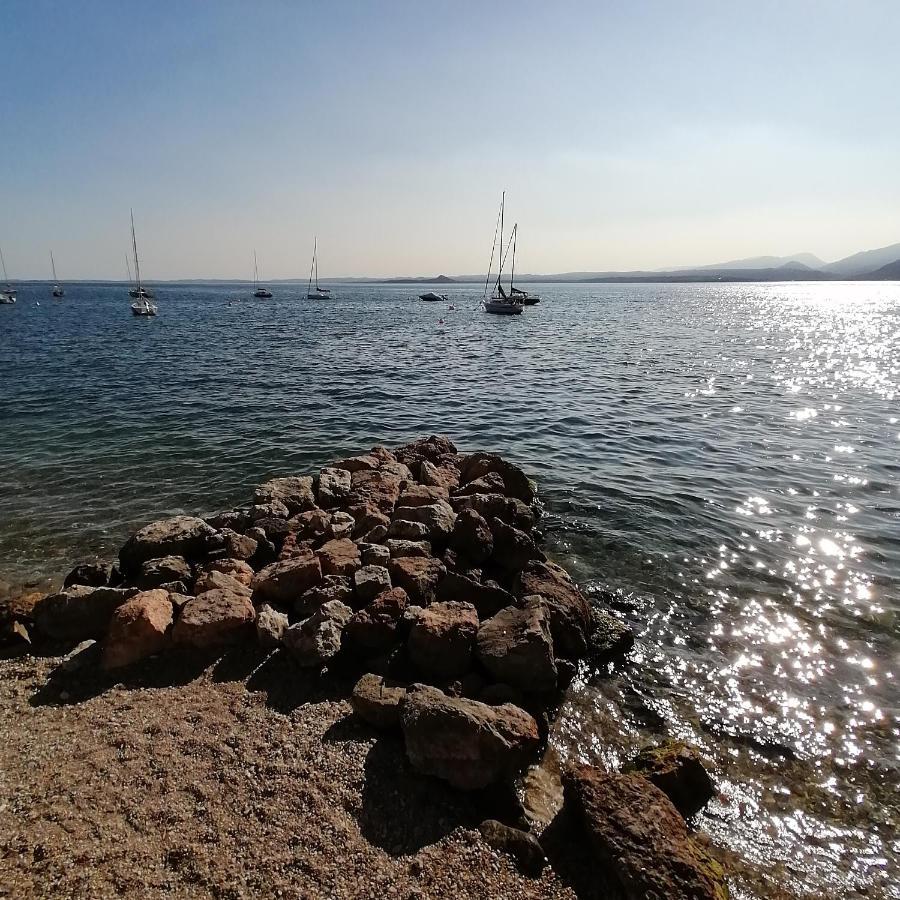 New Marina Apartments Torri Del Benaco Luaran gambar