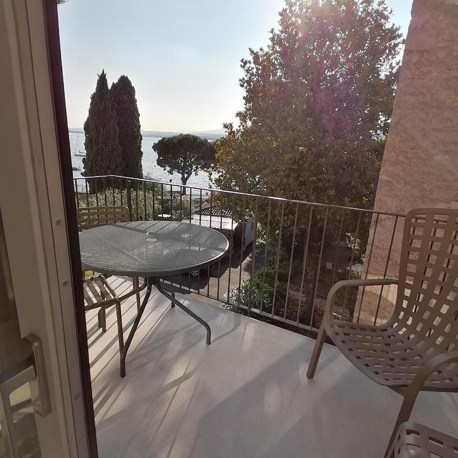 New Marina Apartments Torri Del Benaco Luaran gambar
