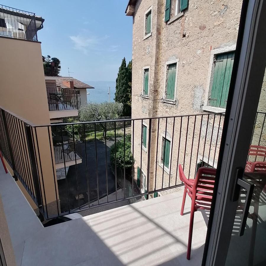 New Marina Apartments Torri Del Benaco Luaran gambar